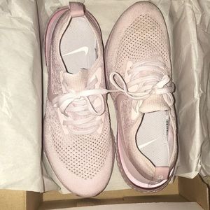 ✨SOLD✨NIKE Zoom Sneakers BRAND NEW!!